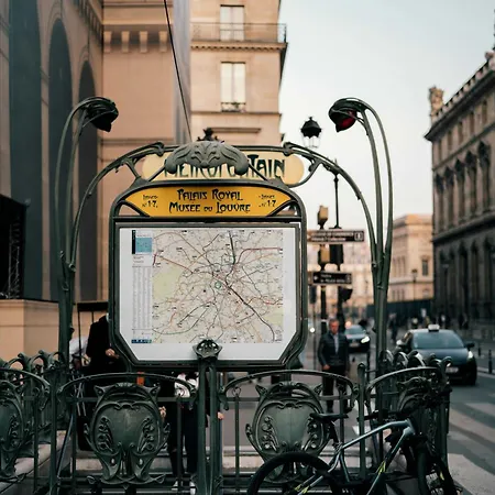 Palette Tour Eiffel * باريس
